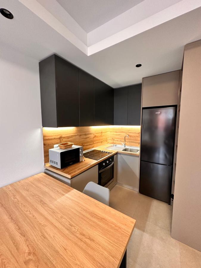 Noon Apartments Tirana Esterno foto